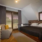 Pod Kominkiem Apartment *