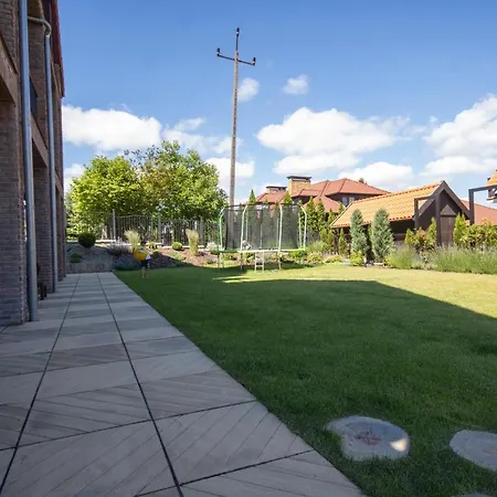 شقة Pod Kominkiem